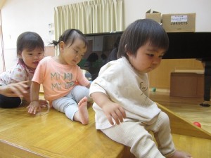 雨の日だって運動遊び ♪（１歳児さん）