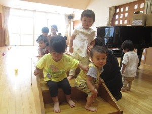 雨の日だって運動遊び ♪（１歳児さん）