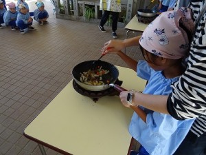 カレークッキングをしました！（４・５歳児さん）