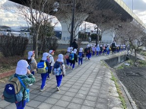 徒歩遠足に行きました！（5歳児さん）