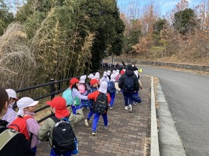 徒歩遠足に行きました！（5歳児さん）