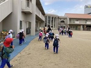 徒歩遠足に行きました！（5歳児さん）