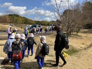 徒歩遠足に行きました！（5歳児さん）