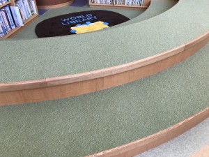 図書コーナーのカーペットを張り替えました！